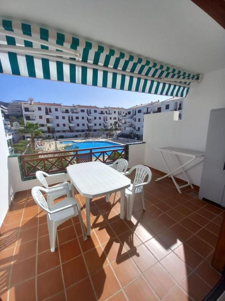Victoria Court 2 - Lovely Apartment 65 Los Cristianos  Ngoại thất bức ảnh